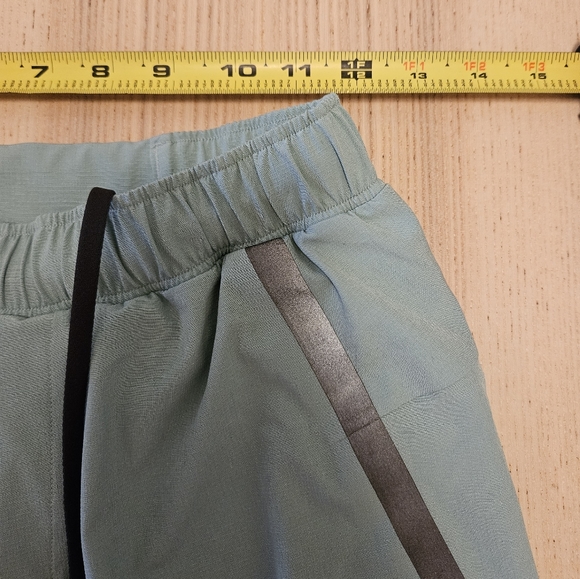 Lululemon Men's Surge Lined Shorts 6" Inseam Running Athletic, sz S - Picture 5 of 13